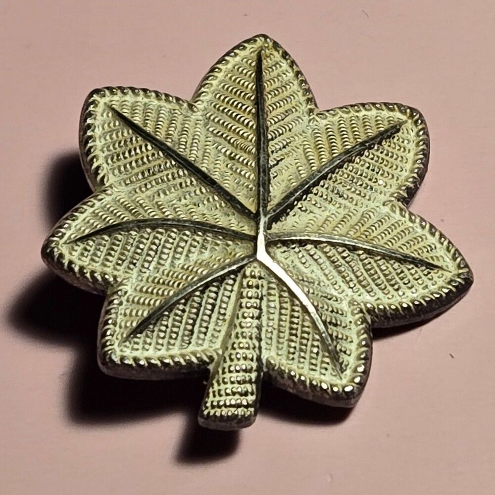 Militaria US Army Major Oak Leaf Sterling Silver Pin